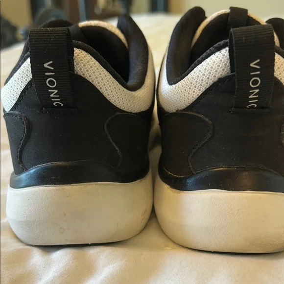 Vionic Women’s Black and White Athletic Shoes - Picture 7 of 8